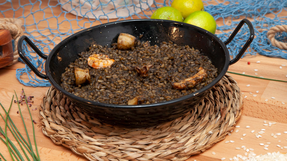 Arroz negro con alioli - La Mar de Gambas