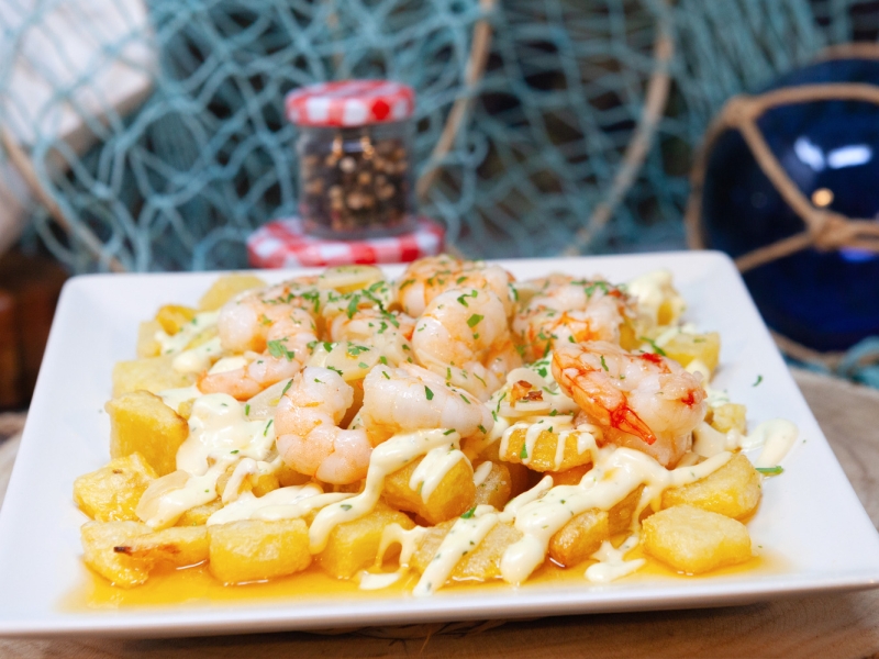 papas-fritas-langostinos